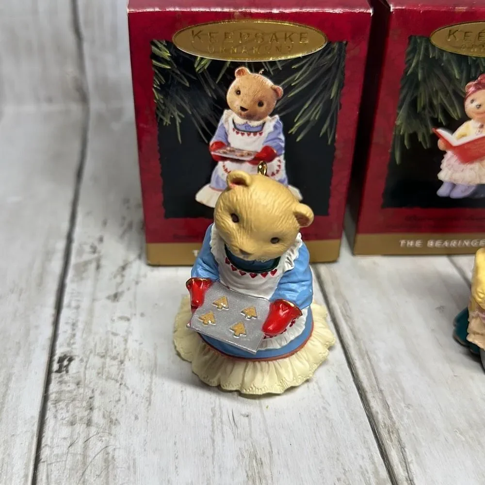 Vtg 1993 Hallmark Keepsake Ornaments The Bearingers Mama Abernathy‎ Fireplace